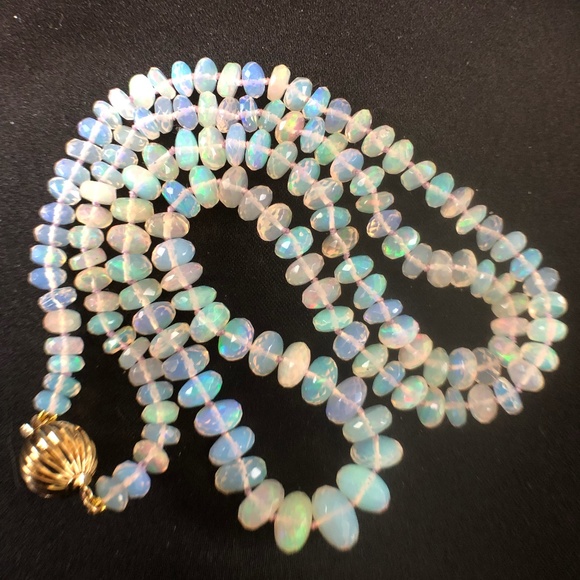 4.5mm to 8.5mm Ethiopian Opals Hand Knotted - 14K Solid Yellow Gold Clasp - Picture 9 of 17